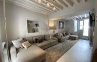 Maravillosa casa de tres plantas con licencia turística situada en la zona más icónica del casco antiguo de Marbella