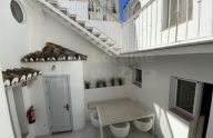 Maravillosa casa de tres plantas con licencia turística situada en la zona más icónica del casco antiguo de Marbella