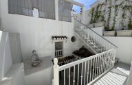 Maravillosa casa de tres plantas con licencia turística situada en la zona más icónica del casco antiguo de Marbella