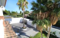 Bonita villa reformada de 5 dormitorios en el Valle del Golf, Marbella