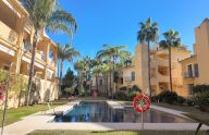 Espectacular apartamento en planta baja de 3 dormitorios en La Milla de Oro de Marbella