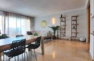 Lindo apartamento de 2 dormitorios, garaje y trastero en La Milla de Oro de Marbella