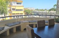 Lindo apartamento de 2 dormitorios, garaje y trastero en La Milla de Oro de Marbella