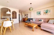 Impecable apartamento de un dormitorio con vistas al mar en Marbella Este.