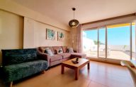 Impecable apartamento de un dormitorio con vistas al mar en Marbella Este.
