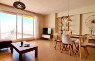 Impecable apartamento de un dormitorio con vistas al mar en Marbella Este.