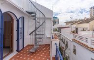 Encantadora y renovada casa adosada de 3 dormitorios en El Barrio, Marbella centro