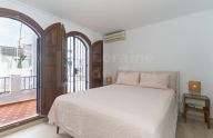 Encantadora y renovada casa adosada de 3 dormitorios en El Barrio, Marbella centro