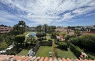 Extraordinary five-bedroom semi-detached house in Puente Romano, Marbella