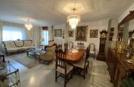 Spacious 4-bedroom corner apartment with garage in the center of Marbella