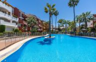 Excellent two-bedroom apartment with a garage located on the Golden Mile of Marbella