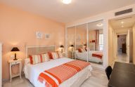 Excelente apartamento de 2 dormitorios y garaje situado en la Milla de Oro de Marbella