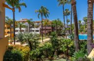 Excellent two-bedroom apartment with a garage located on the Golden Mile of Marbella