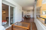 Excelente apartamento de 2 dormitorios y garaje situado en la Milla de Oro de Marbella