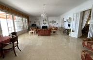 Villa with 7 bedrooms on the seafront in Río Verde, Marbella