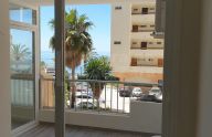 Moderno apartamento de 2 dormitorios con vistas al mar en el centro de Marbella