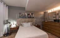 Amplia adosada con apartamento independiente en zona Xarblanca, Marbella