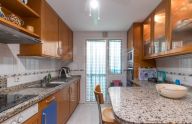 Amplia adosada con apartamento independiente en zona Xarblanca, Marbella