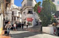 Edificio con 2 locales y 2 apartamentos en el casco antiguo de Marbella