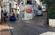 Building with 2 premises and 2 apartments in the old town of Marbella