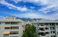 Apartamento de 2 dormitorios con garaje y trastero en Marbella centro