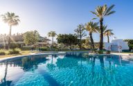 Exclusive 3-bedroom duplex penthouse located in the select Las Brisas Country Club complex, Nueva Andalucía