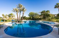 Exclusive 3-bedroom duplex penthouse located in the select Las Brisas Country Club complex, Nueva Andalucía