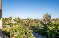 Exclusive 3-bedroom duplex penthouse located in the select Las Brisas Country Club complex, Nueva Andalucía