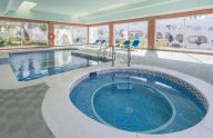 Casita adosada dúplex de 2 dormitorios en Elviria, Marbella Este