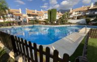 Beautiful three-story townhouse in a beautiful and quiet urbanization in Valdeolletas, Marbella