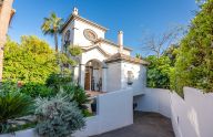 Excellent 5 bedroom villa very close to the center of Marbella