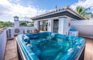 Excellent 5 bedroom villa very close to the center of Marbella