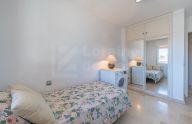 Gran piso de 5 dormitorios con piscina y garaje en el centro de Marbella
