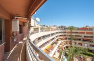 Large 5-bedroom apartment with pool and garage in the center of Marbella