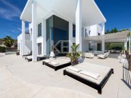 Villa en venta en La Alqueria, Benahavis