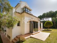 Villa en alquiler en Altos de Puente Romano, Marbella Golden Mile