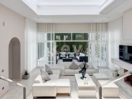 Villa for sale in La Quinta, Benahavis