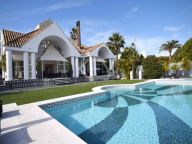 Villa en venta en Aloha, Nueva Andalucia