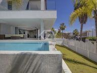 Villa for sale in El Campanario, Estepona
