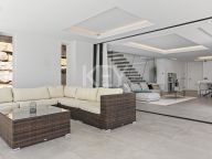 Villa for sale in El Campanario, Estepona
