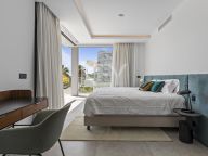 Villa for sale in El Campanario, Estepona