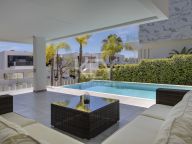 Villa for sale in El Campanario, Estepona