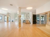 Villa for sale in Nueva Andalucia
