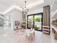 Villa for sale in La Quinta, Benahavis