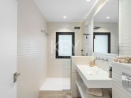 Villa for sale in La Quinta, Benahavis