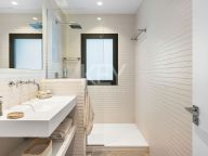 Villa for sale in La Quinta, Benahavis