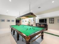 Villa for sale in La Quinta, Benahavis