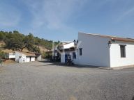 Загородный дом на продажу в Alcaracejos