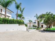 Villa for sale in Los Naranjos Golf, Nueva Andalucia