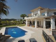 Villa for sale in Los Arqueros, Benahavis